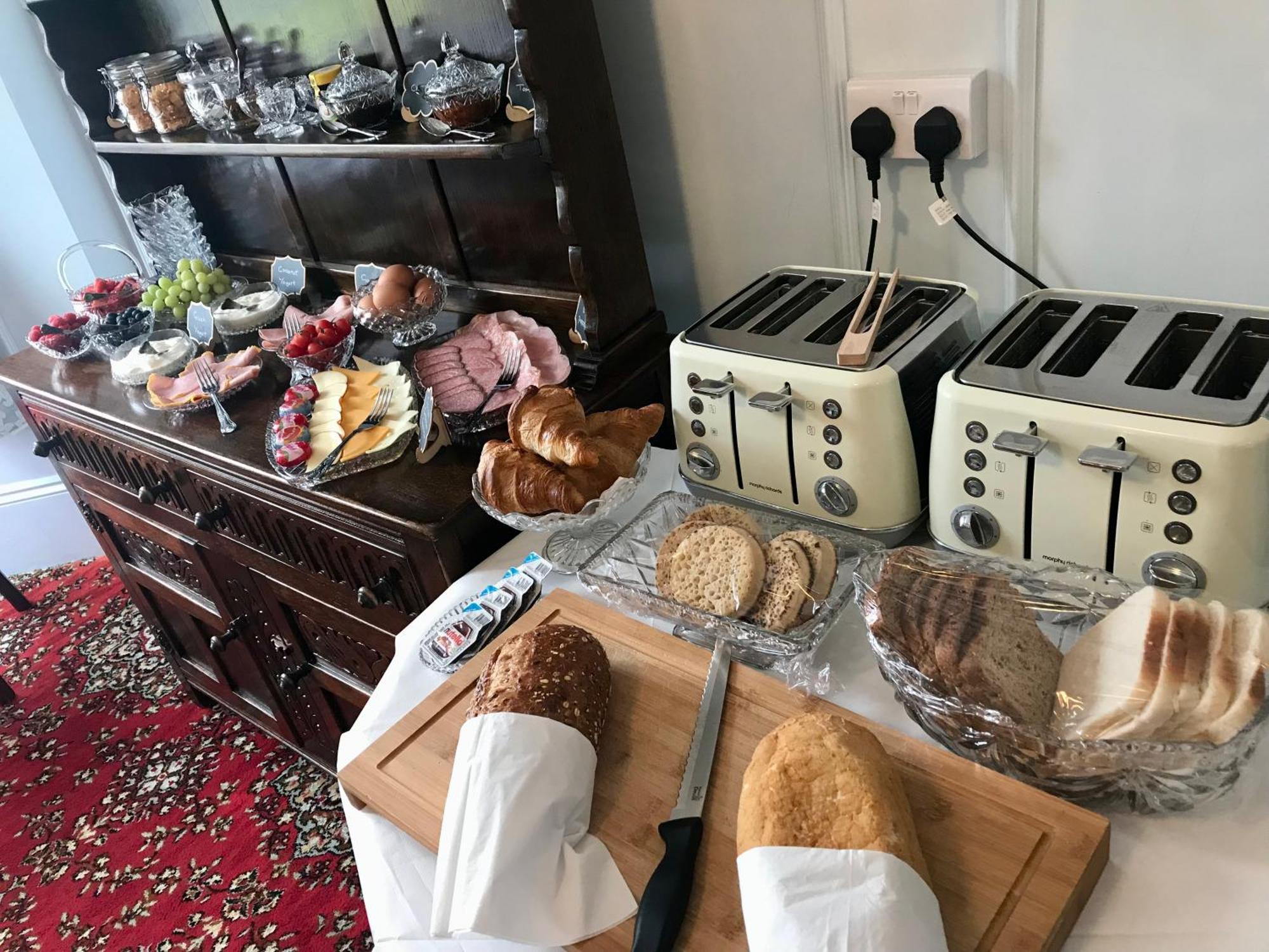 Norman Guest House With Free Parking Whitby Ngoại thất bức ảnh